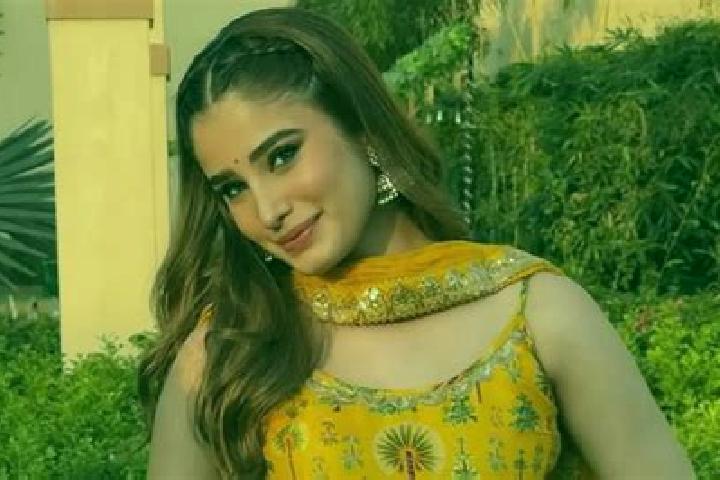 Lily, 22 — Escort in Tandoni, India