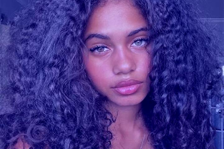 Lily, 23, a black grey-eyed ebony companion based in Apelern. Offering Dinner Date, Overnight, Couples. Available for incall and outcall, day and evening dates.