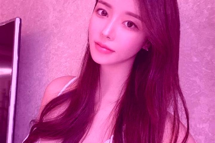 Lily, 23 — Escort in Bo GJe, Vietnam