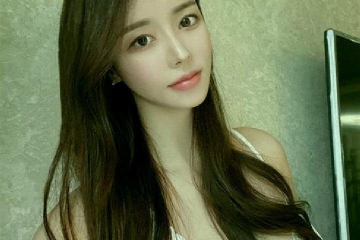 Lily, 23 — Escort in Changqi, China