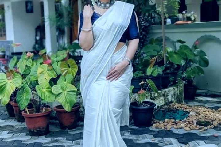 Lily, 23 — Escort in Jalakandapuram, India
