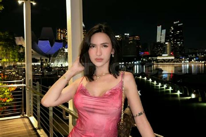 Lily, 23 — Escort in The Range, Australia