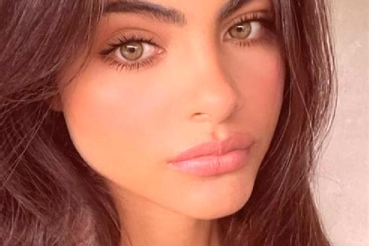 Lily, 24, a brunette dark-eyed indian companion based in Colonia Aurora. Offering OWO, Tantra, GFE, Prostate Massage. Available for incall and outcall, overn...