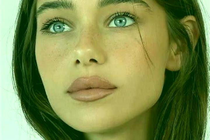 Lily, 24, a brunette grey-eyed latina companion based in San Pedro Chochula. Offering Massage, Travel Companion, Tantra. Available for incall and outcall, ov...