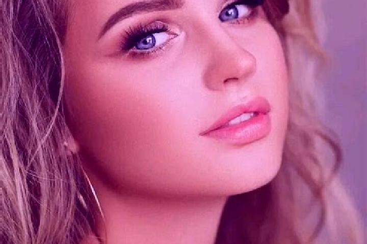 Lily, 24, a dark blonde blue-eyed caribbean companion based in Godo. Offering Party Girl, Dinner Date. Available for incall and outcall, day and evening dates.
