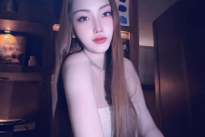 Lily, 24 — Escort in Jajar, Indonesia