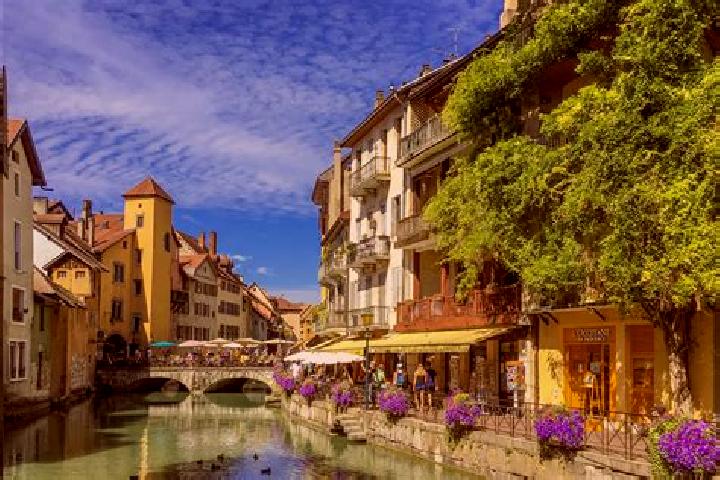 Lily, 24 — Escort in Ronquerolles, France
