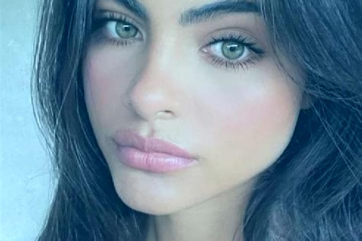 Lily, 25, a brunette green-eyed middle eastern companion based in Ulaniv. Offering Roleplay, OWO, Dinner Date, Striptease. Available for incall and outcall, ...