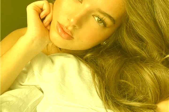 Lily, 25, a chestnut amber-eyed latina companion based in Corbillos de los Oteros. Offering CIM, Overnight, Massage, Domination. Available for incall and out...