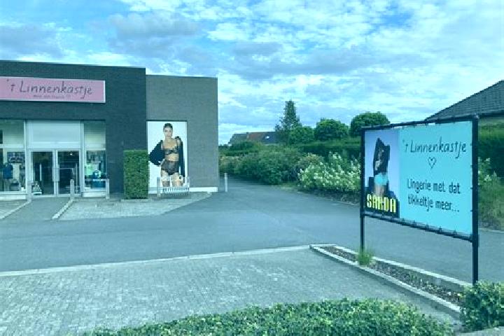 Lily, 25 — Escort in Aartselaar, Belgium