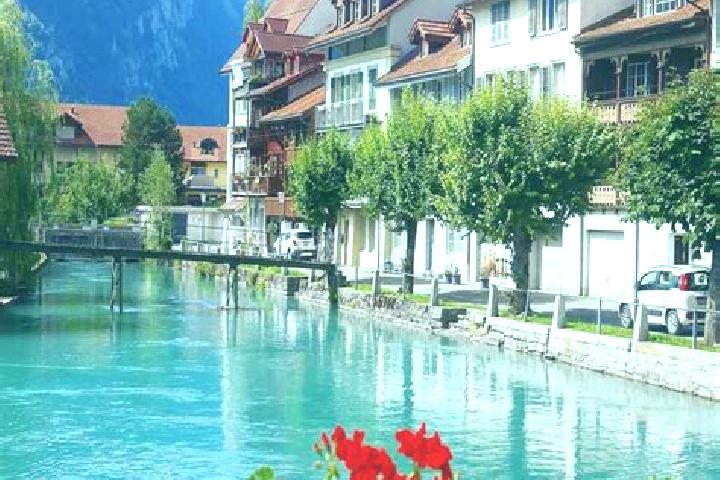 Lily, 25 — Escort in Chavannes, Switzerland