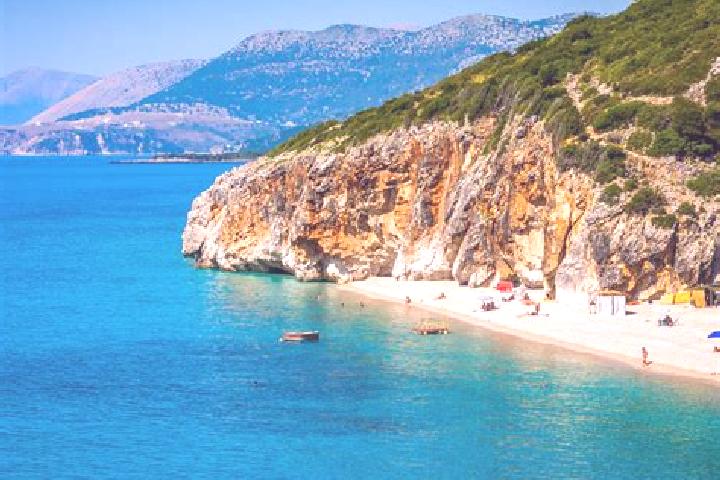 Lily, 25 — Escort in Karine, Albania