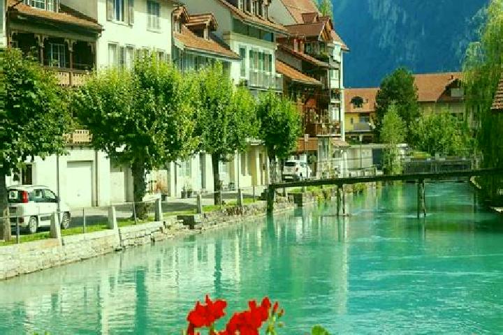 Lily, 25 — Escort in Lully, Switzerland