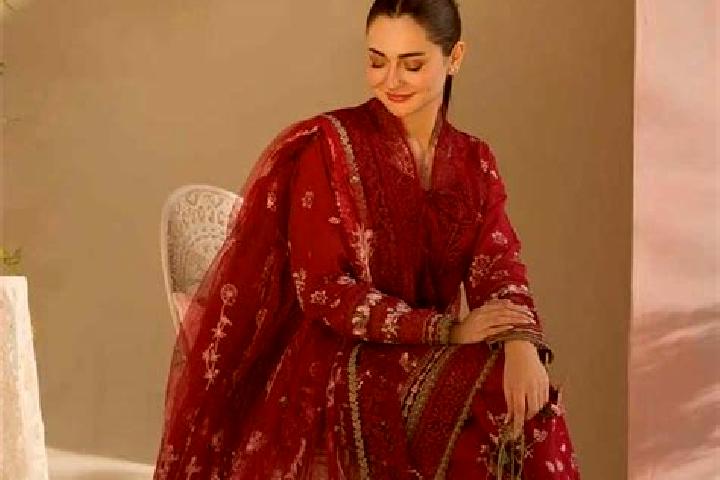Lily, 25 — Escort in Nazir Town, Pakistan