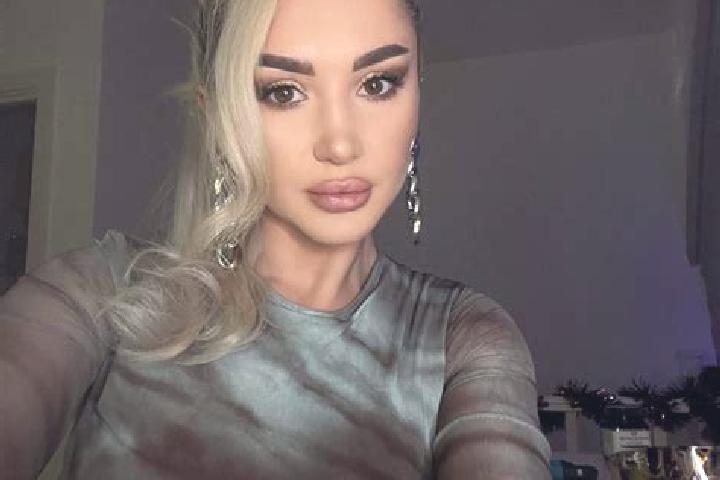 Lily, 26, a blonde grey-eyed middle eastern companion based in Boureni. Offering Erotic Massage, BDSM, GFE, OWO, Travel Companion. Available for incall and o...