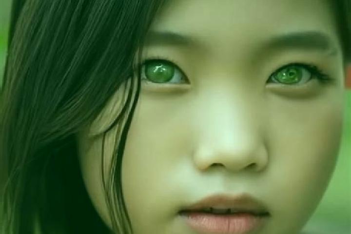 Lily, 26, a brunette green-eyed asian companion based in Penafiel. Offering Striptease, Tantra, Deep French Kissing, OWO. Available for incall and outcall, d...