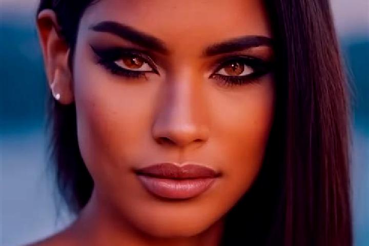 Lily, 26, a red brown-eyed latina companion based in Dariawad. Offering Striptease, Tantra, Prostate Massage. Available for incall and outcall, day and eveni...