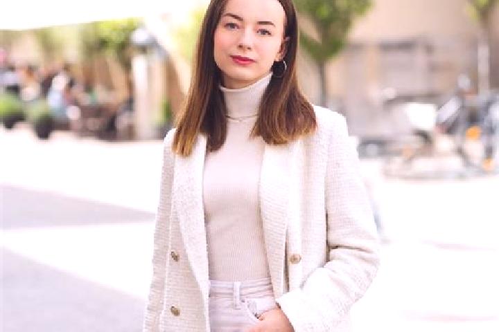 Lily, 26 — Escort in Jakomini, Austria