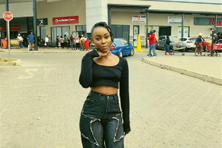 Lily, 26 — Escort in Kwaggafontein, South Africa