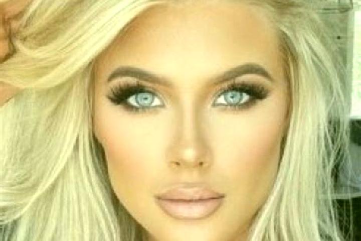 Lily, 26 — Escort in Liffre, France