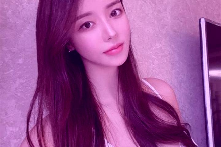 Lily, 26 — Escort in Nanxinxiang, China