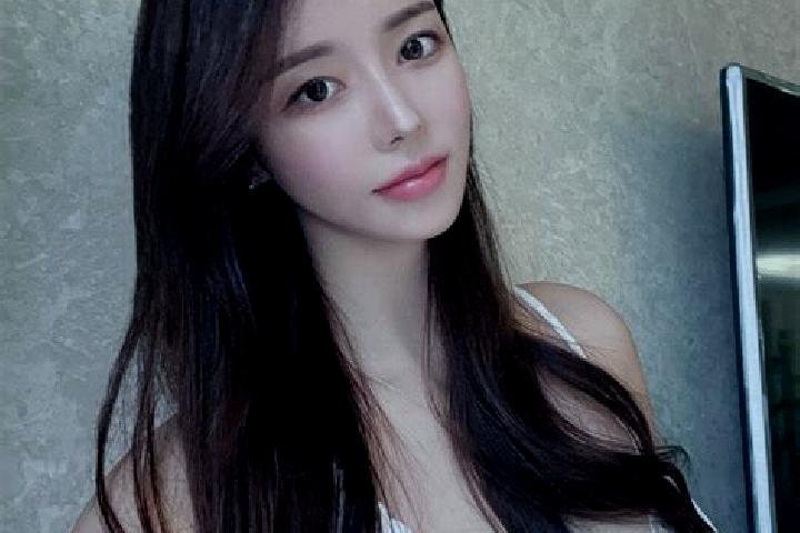 Lily, 27 — Escort in Buy, Russia