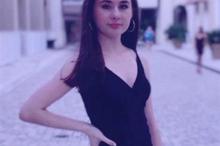 Lily, 27 — Escort in Gretna, United States