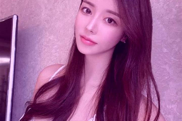 Lily, 27 — Escort in Ketuwan, Indonesia