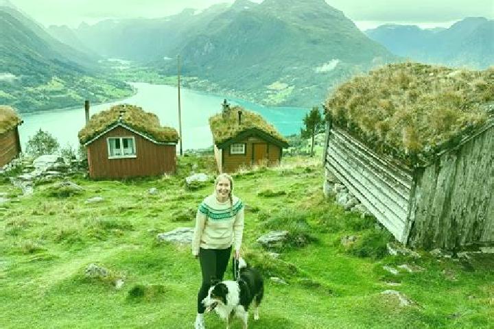 Lily, 27 — Escort in Tomterasen, Norway