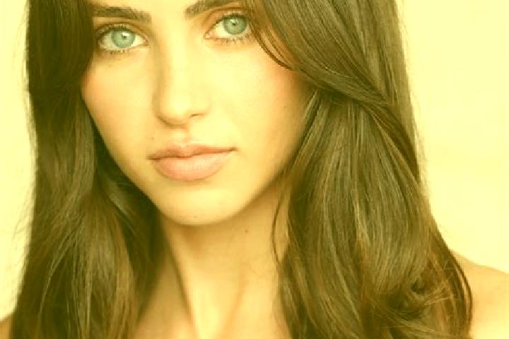 Lily, 28, a brunette blue-eyed indian companion based in Mei Tung Estate. Offering 69, Fetish, Domination, Striptease, Massage. Available for incall and outc...