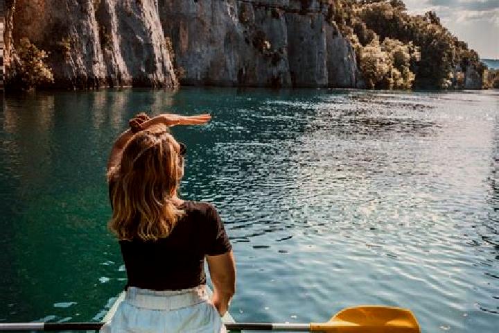 Lily, 28 — Escort in Pontmain, France