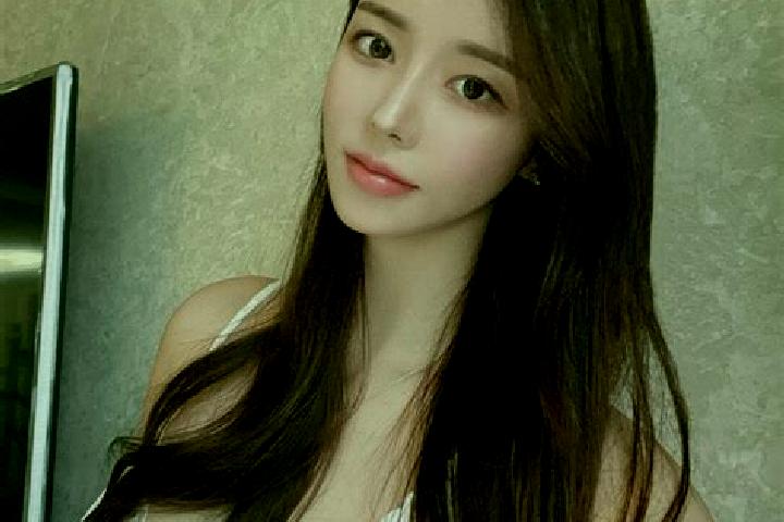 Lily, 28 — Escort in Qucun, China