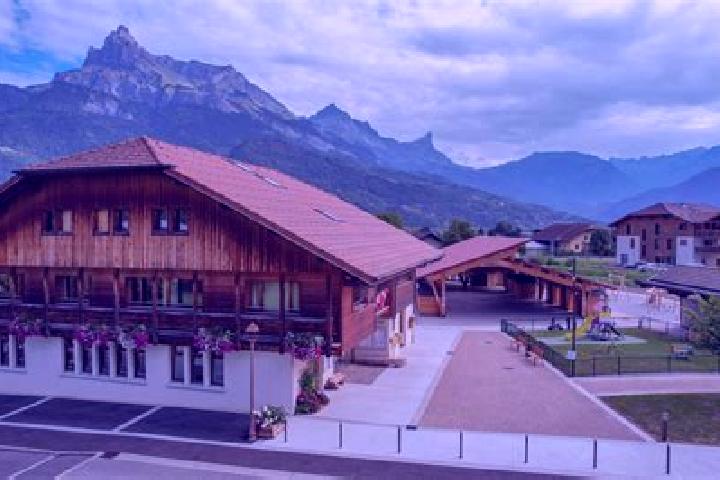 Lily, 28 — Escort in Sallanches, France