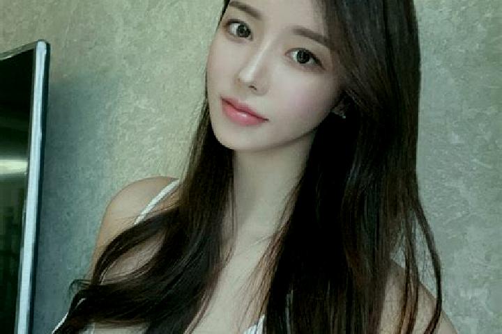 Lily, 28 — Escort in Suqiaoxiang, China