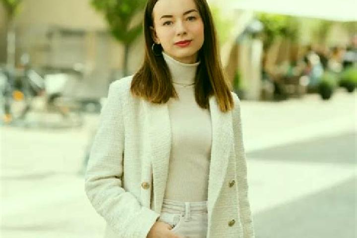 Lily, 28 — Escort in Thuer, Germany