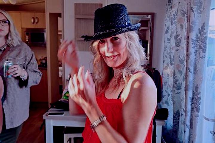 Lily, 29 — Escort in Huish, United Kingdom