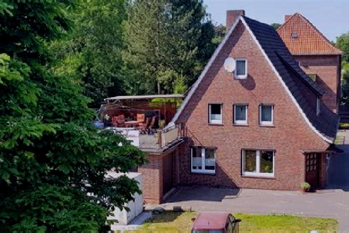 Lily, 29 — Escort in Neuhaus an der Oste, Germany