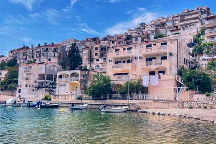 Lily, 29 — Escort in Neum, Bosnia and Herzegovina
