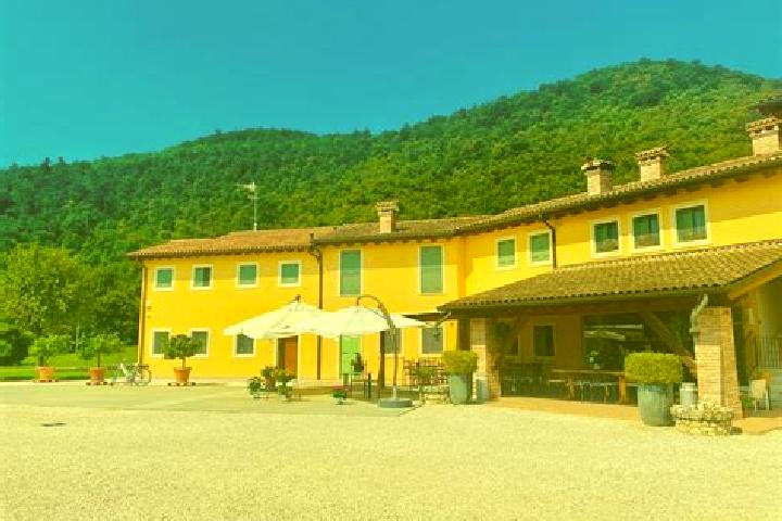 Lily, 29 — Escort in Piossasco, Italy
