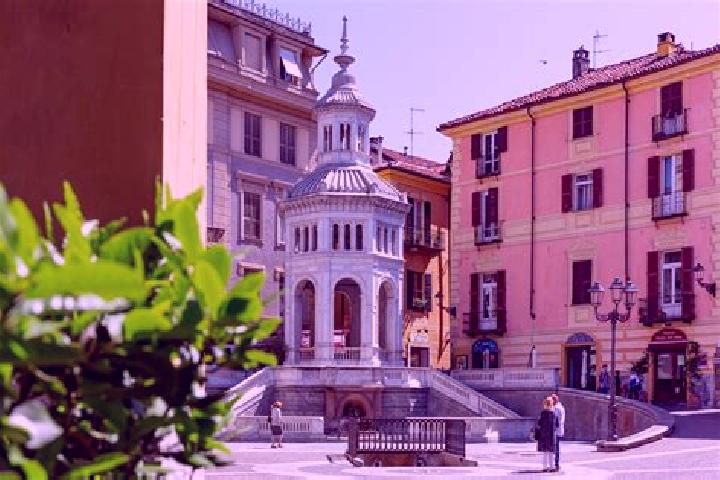 Lily, 29 — Escort in Santo Stefano Belbo, Italy