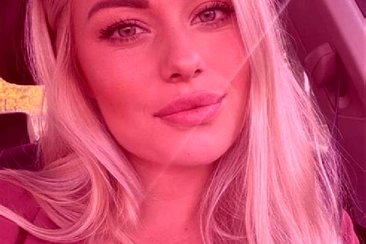 Lily, 30, a blonde hazel-eyed ebony companion based in San Jose del Torreon. Offering Dinner Date. Available for incall and outcall, day and evening dates.