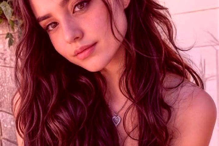 Lily, 30, a brunette hazel-eyed middle eastern companion based in Eisgarn. Offering Erotic Massage, Striptease, Domination, Party Girl. Available for incall ...