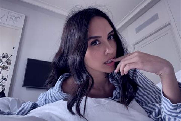 Lily, 31, a auburn brown-eyed indian companion based in Paranda. Offering Prostate Massage, Couples, Party Girl, Girlfriend Experience, Travel Companion. Ava...