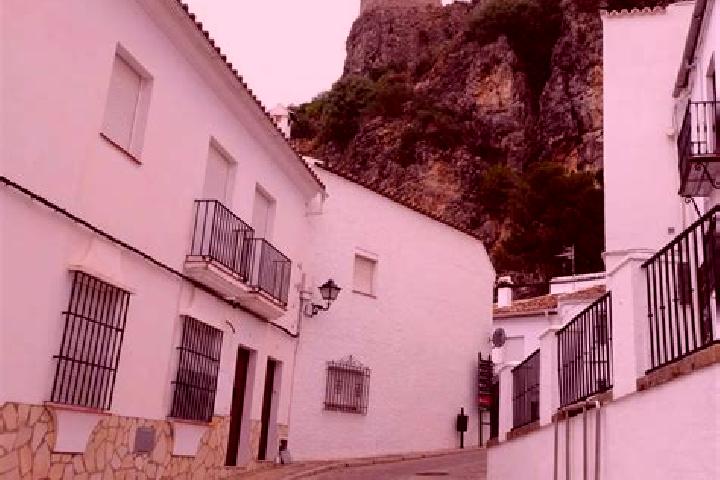 Lily, 31 — Escort in Frades de la Sierra, Spain