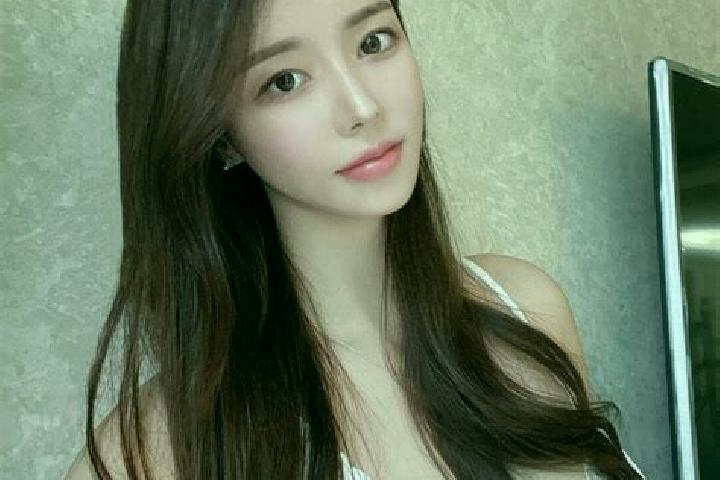 Lily, 31 — Escort in Tidong, China