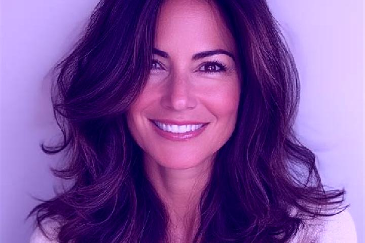 Lily, 32, a chestnut dark-eyed middle eastern companion based in Carmen De La Legua Reynoso. Offering Overnight, Dinner Date, A-Level, Couples, CIM. Availabl...
