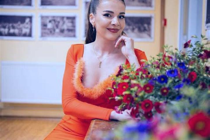 Lily, 32 — Escort in Cunta, Romania