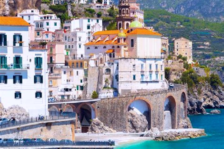 Lily, 32 — Escort in Giungano, Italy