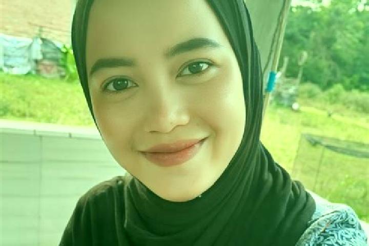 Lily, 32 — Escort in Indralaya, Indonesia