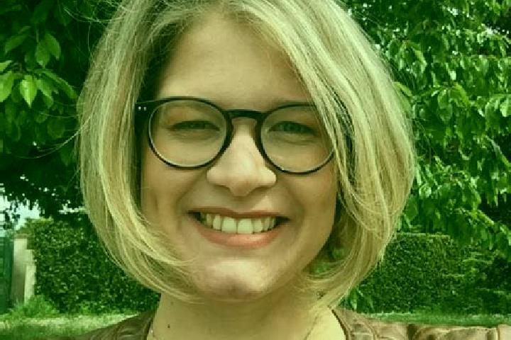 Lily, 32 — Escort in Neuville-aux-Bois, France